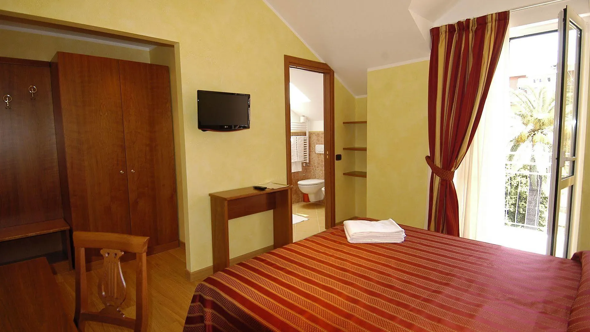 Hotel Baia Blu Alassio 3*,  Italy