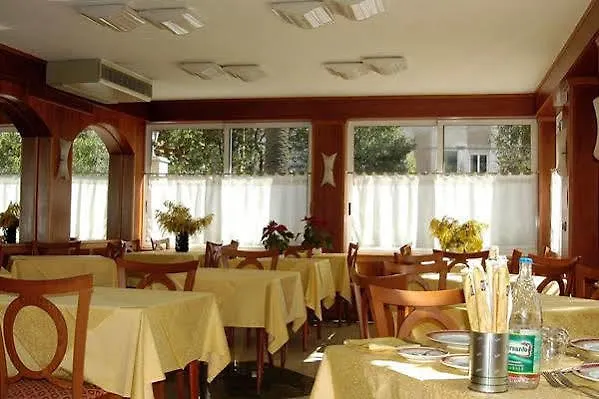 Hotel Baia Blu Alassio 3*,